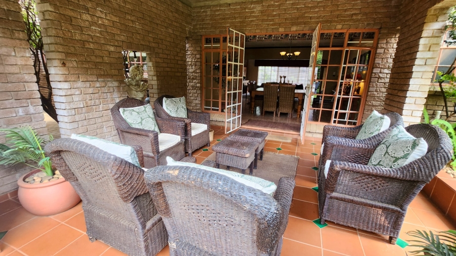 5 Bedroom Property for Sale in Wilkoppies North West